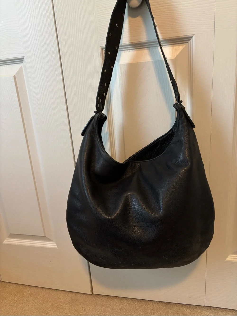 Everyday Black Leather Hobo Bag - Sleek Shoulder Tote